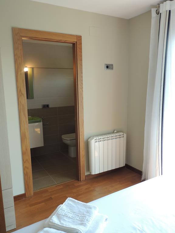 Apartaments Julia Pobla de Segur Pokoj fotografie