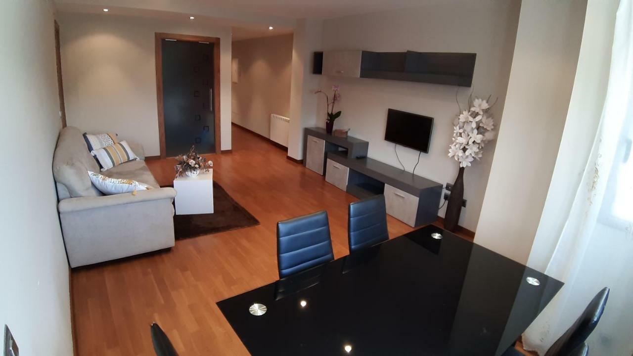 Apartaments Julia Pobla de Segur Exteriér fotografie